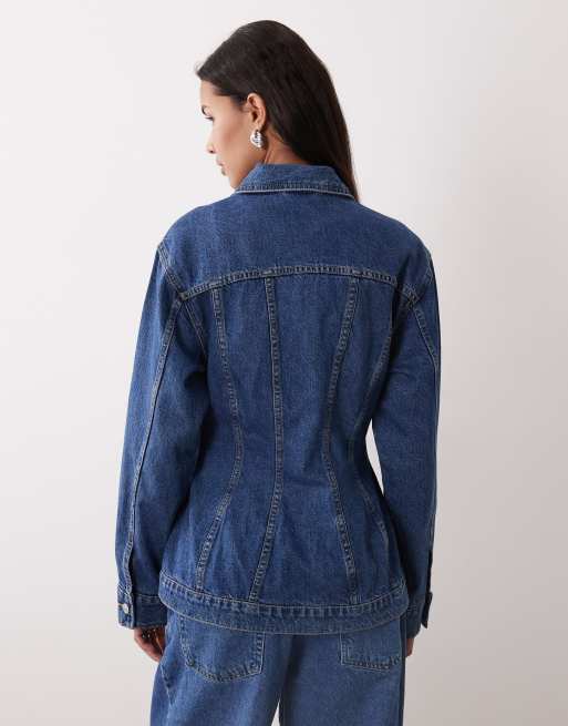 Gina Tricot – Figurformende Jeansjacke in mittelblauer Rinse-Waschung , 4 von 4