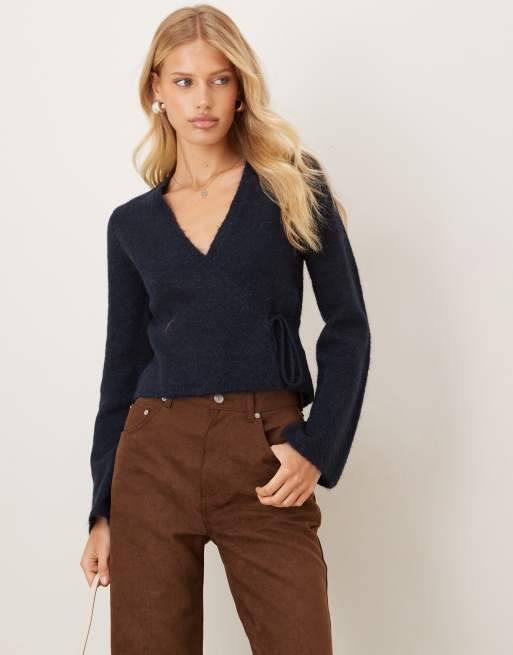 Gina Tricot - Gebreid vest van wolmix met alpaca met lange mouwen en overslag in marineblauw