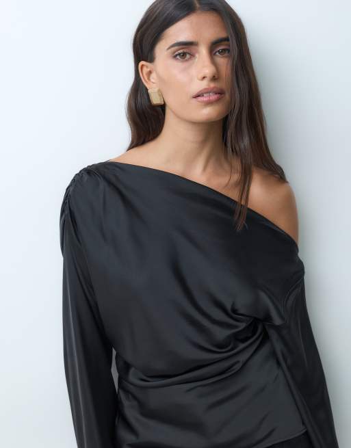 Gina Tricot gedrapeerde satijnen blouse in zwart, 5 van 5