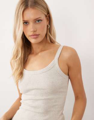 Gina Tricot - Geripptes Basic-Trägertop in meliertem Beige-Neutral