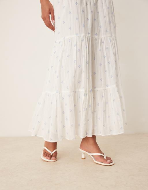 Gina Tricot – Gestufter Maxirock in Weiß mit Paisley-Print, 3 von 5