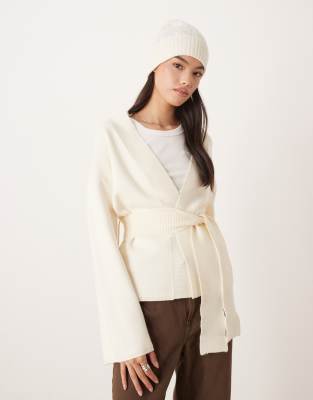 Gina Tricot - Gewickelte Kimono-Strickjacke in Cremeweiß