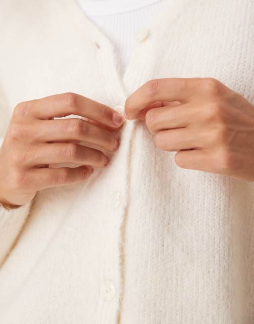 Gina Tricot – Gräddvit, stickad kofta i alpackaullmix med v-ringning, 2 av 4