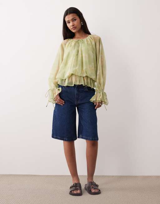 Gina Tricot - Grøn bluse med blomstermønster og flæser, 3 af 4