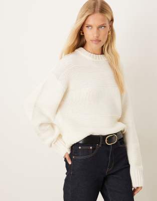 Gina Tricot - Grobstrickpullover in Creme mit Rundhalsausschnitt und strukturiertem Streifenmuster-Weiß