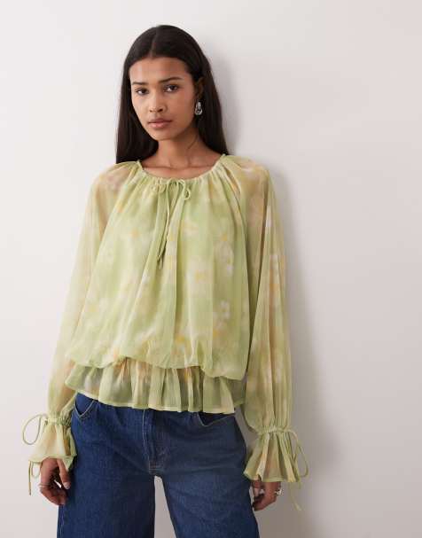 Gina Tricot – Grön, blommig blus med volang - view 1