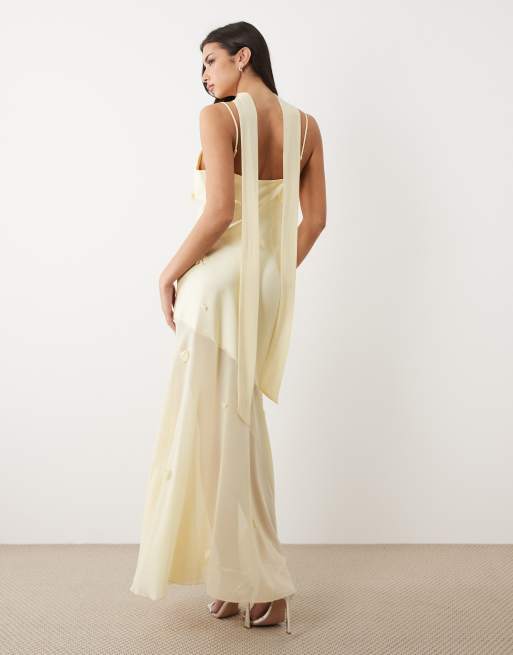 Gina Tricot – Gul, skir maxiklänning med 3D-blommor och draperad ringning, 3 av 4