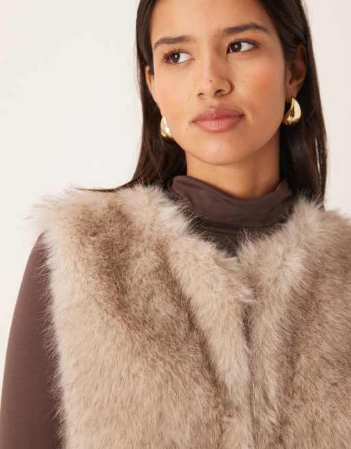 Gina Tricot - Hemdje van imitatiebont in beige, 3 van 4