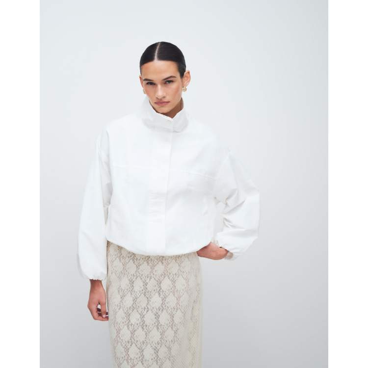 210372508-1-white?$n_750w$&wid