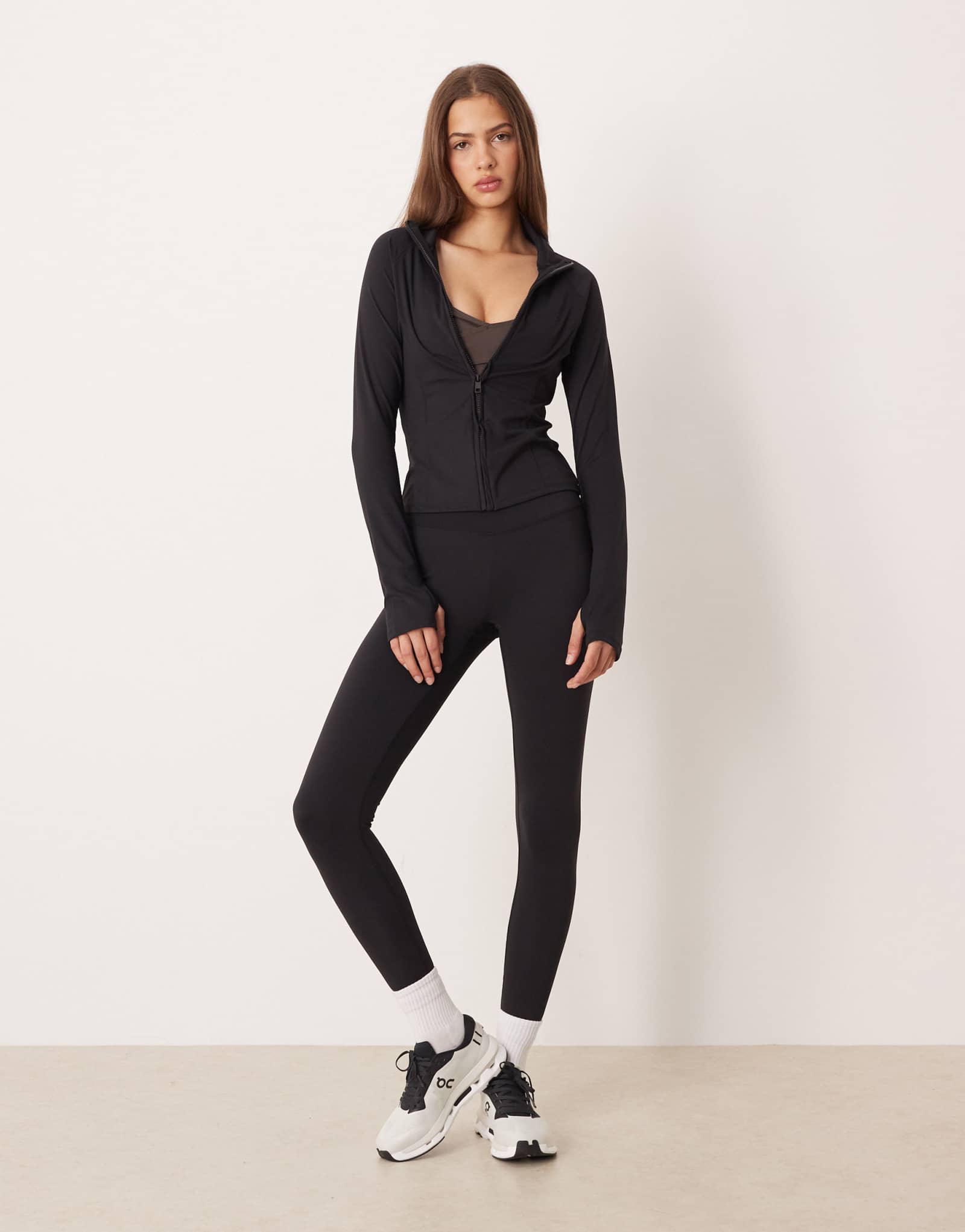 Черные леггинсы для йоги из трикотажа Gina с высокой талией и рюшами - часть комплекта