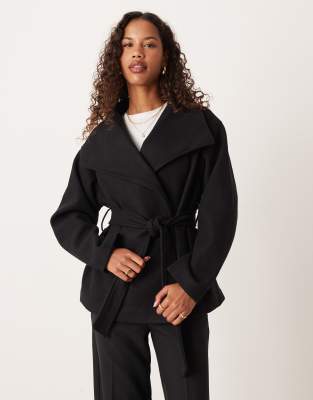 Gina Tricot - Hochgeschlossene Kurzjacke in Schwarz