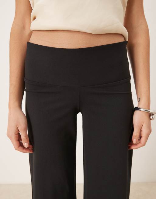Gina Tricot – Hose in Schwarz mit niedrigem Bund, 4 von 5
