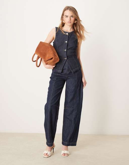    Gina Tricot – Indigoblå, mörktvättad och ärmlös kostymväst i denim med skulpterad design