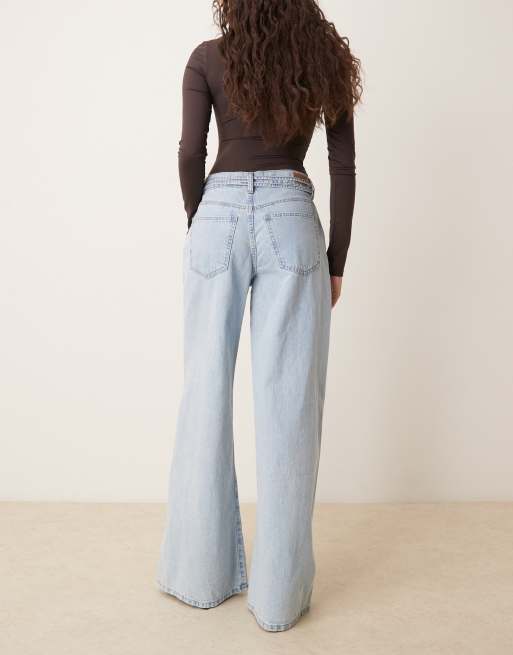 Gina Tricot – Jeans in Hellblau mit weitem Bein und Bindedetail, 2 von 5
