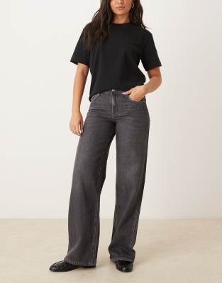 Gina Tricot - Jeans in verwaschenem Dunkelgrau mit weitem Bein und niedrigem Bund