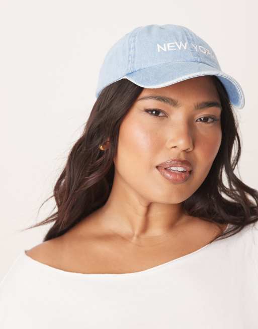 Gina Tricot – Jeans-Kappe in mittelblauer Waschung mit „New York“-Aufschrift