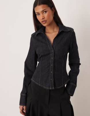 Gina Tricot - Jeanshemd in dunkelblauer Rinse-Waschung mit geraffter Taille-Marineblau