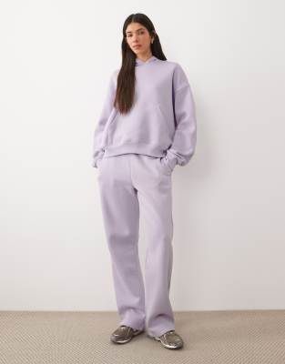 Gina Tricot - Jogginghose in Lavendellila mit lockerem, geradem Schnitt, Kombiteil