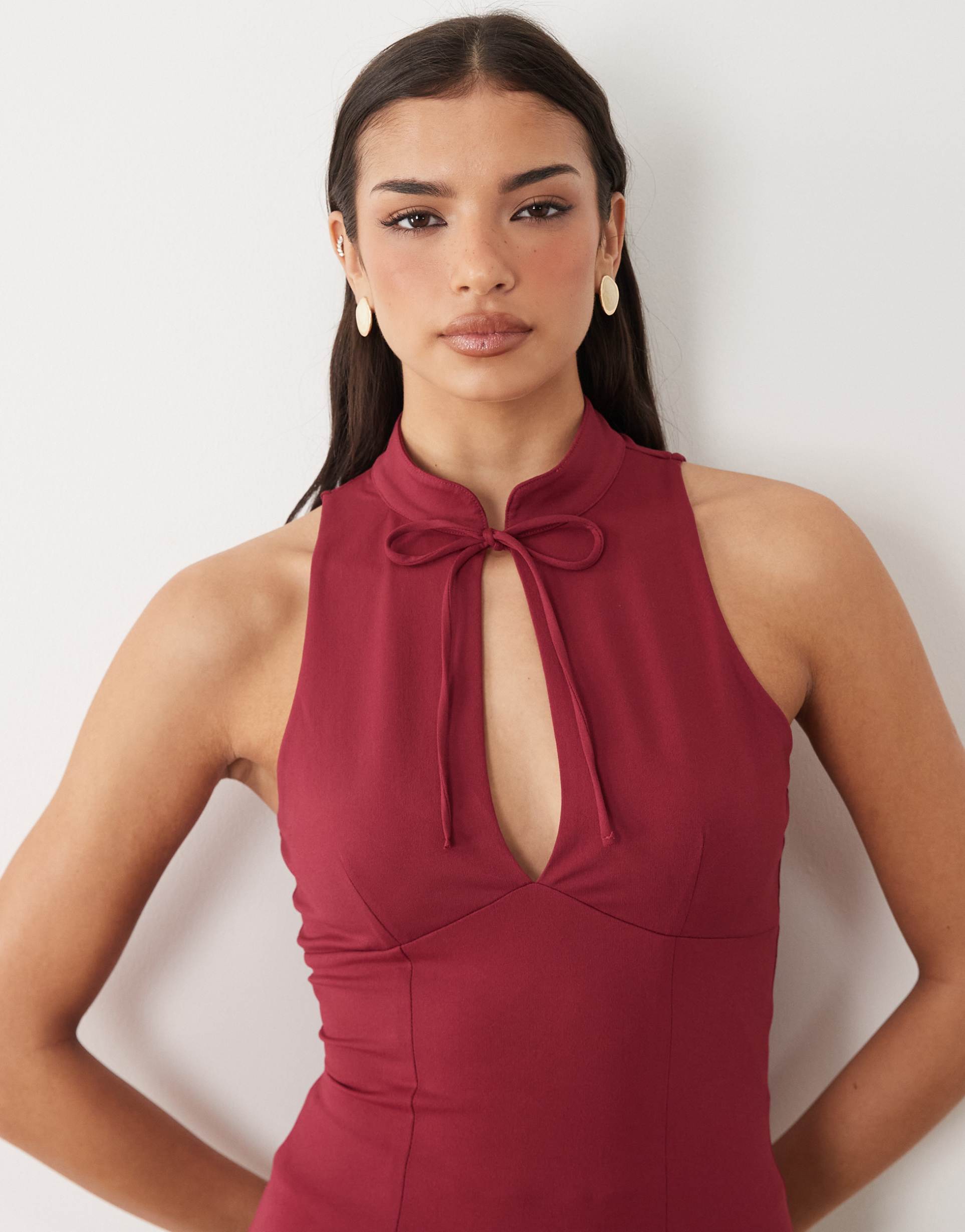 gina tricot keyhole top in burgndy