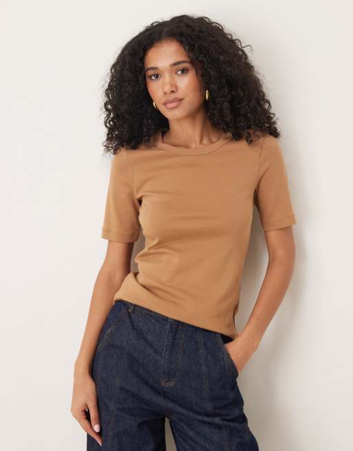 Gina Tricot – Klassisches, kurzärmliges T-Shirt in Braun