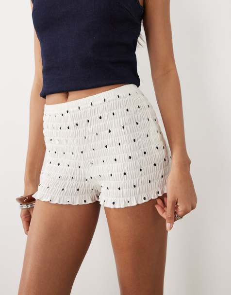 Gina Tricot – Knappe Bloomer-Shorts mit schwarzem Polka-Dot-Muster - view 1