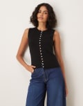 [GINA TRICOT] Gina Tricot knitted button down singlet in black XS Black