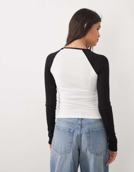 Gina Tricot Kontrast-Langarmshirt in Weiß und Schwarz, 4 von 4