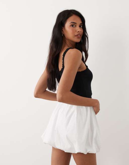 Gina Tricot - Korte hvide shorts med bobleform, 5 af 5
