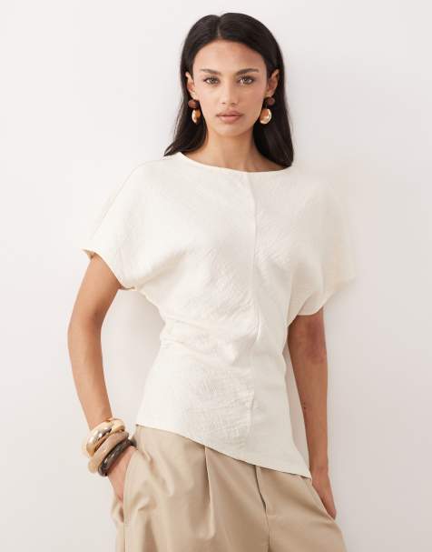 GIna Tricot - Kortærmet og asymmetrisk råhvid top - view 1