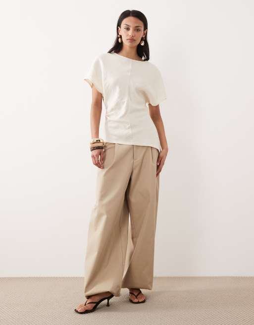 GIna Tricot - Kortærmet og asymmetrisk råhvid top, 3 af 4