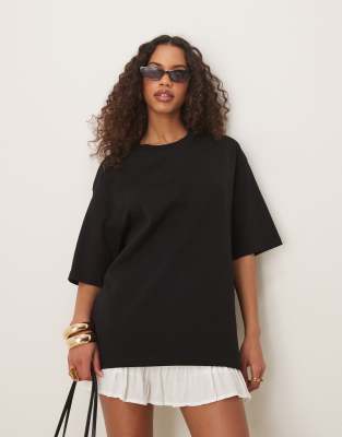 Gina Tricot - Kurzärmliges Oversize-T-Shirt in Schwarz
