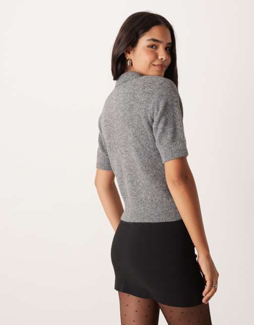 Gina Tricot – Kurzärmliges Strickoberteil in Mittelgrau mit Kragen, 4 von 4