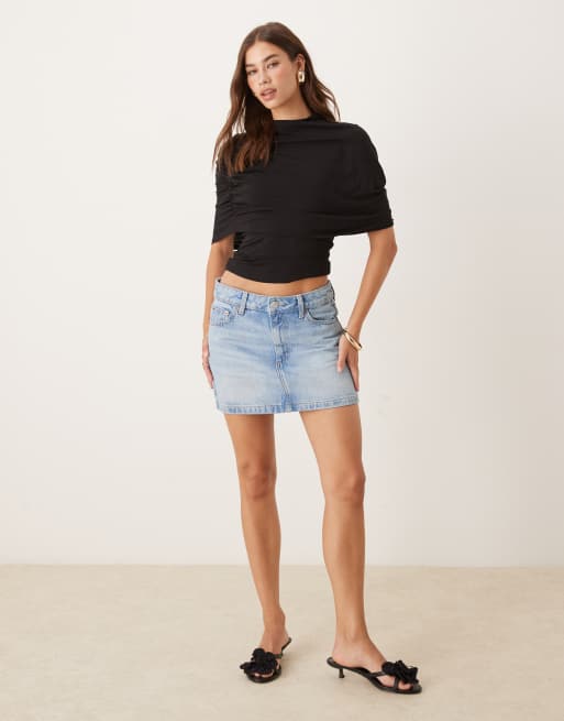 Gina Tricot – Kurzes, gerafftes Cape-Oberteil in Schwarz, 2 von 4