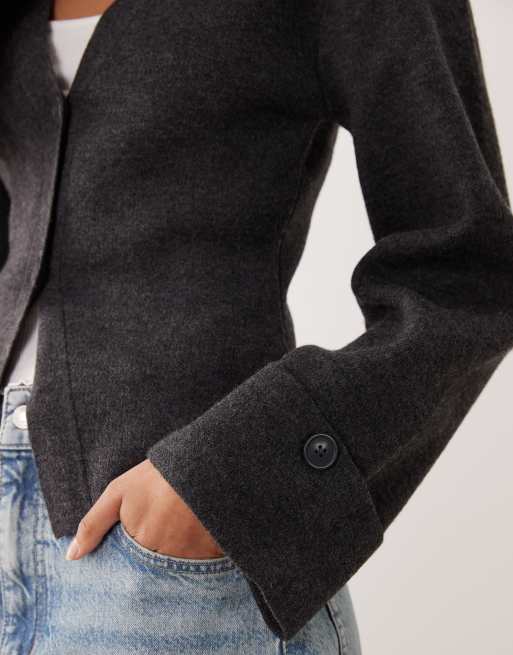 Gina Tricot – Langärmlige, geformte Strickjacke in meliertem Dunkelgrau, 2 von 4