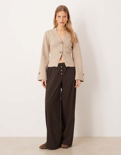 Gina Tricot – Langärmlige, Strickjacke in Beige mit Reliefstruktur, 2 von 4