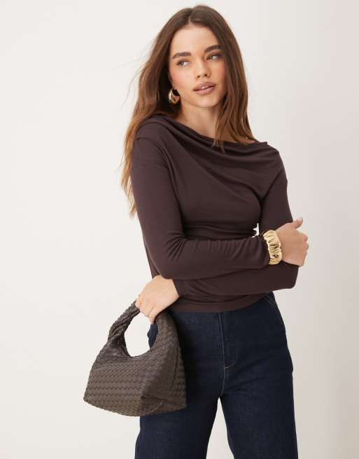 Gina Tricot – Langärmliges, drapiertes Oberteil in Braun