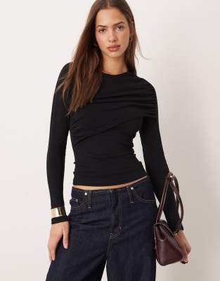 Gina Tricot - Langärmliges, drapiertes Slim-Fit-Oberteil in Schwarz mit Raffung