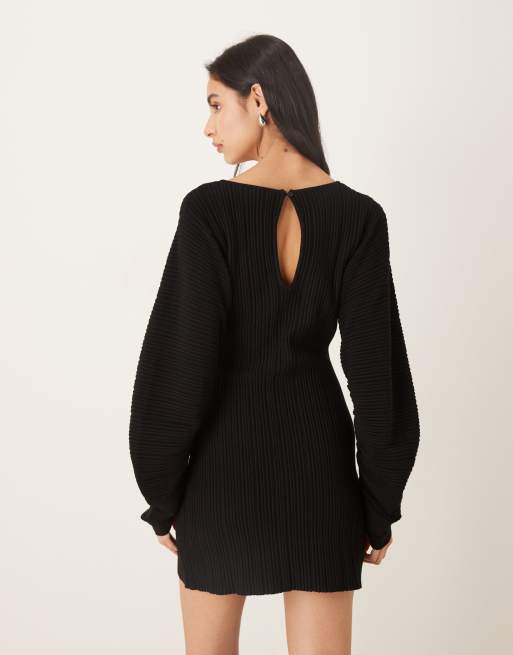 Gina Tricot – Langärmliges, formendes Mini-Strickkleid in Schwarz, 4 von 4