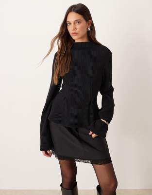 Gina Tricot - Langärmliges Schößchenoberteil in Schwarz