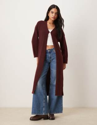 Gina Tricot - Lange Strickjacke aus Wolle und Alpakawolle in Burgunderrot