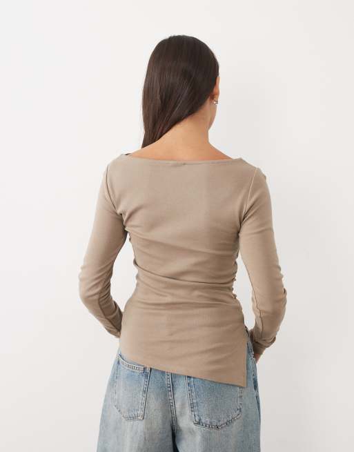 Gina Tricot langærmet asymmetrisk top i mole brown, 3 af 4