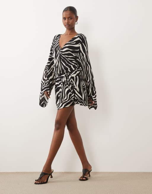 Gina Tricot langærmet minikjole med v-hals i sort zebra-print, 2 af 4