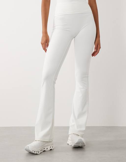 Gina Tricot - Legging de yoga évasé à assortir - Blanc cassé, 2 de 5