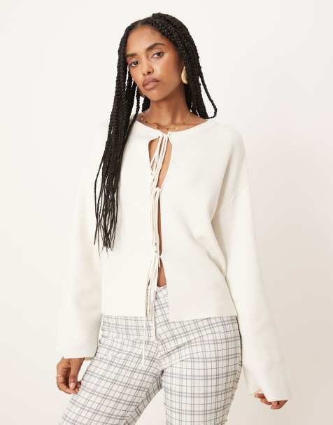 Gina Tricot – Leichte Strickjacke in Creme mit Bindedetails - view 1