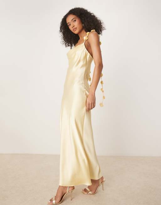 Gina Tricot - L'invitée - Robe mi-longue satinée à col bénitier et fleurs appliquées en 3D - Jaune citron