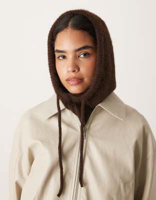 Gina Tricot - Locker sitzende Balaklava-Kapuze aus Strickstoff in Dunkelbraun-Brown