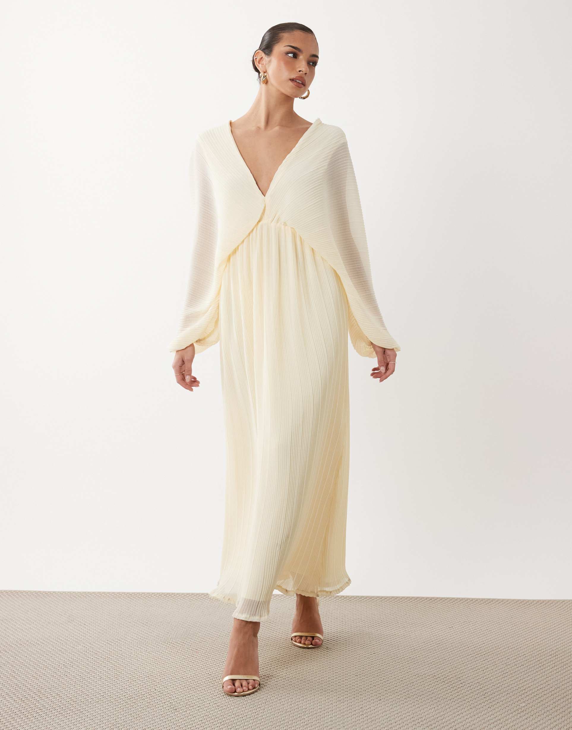 gina tricot long sleeve flowy pleated maxi dress in light yellow