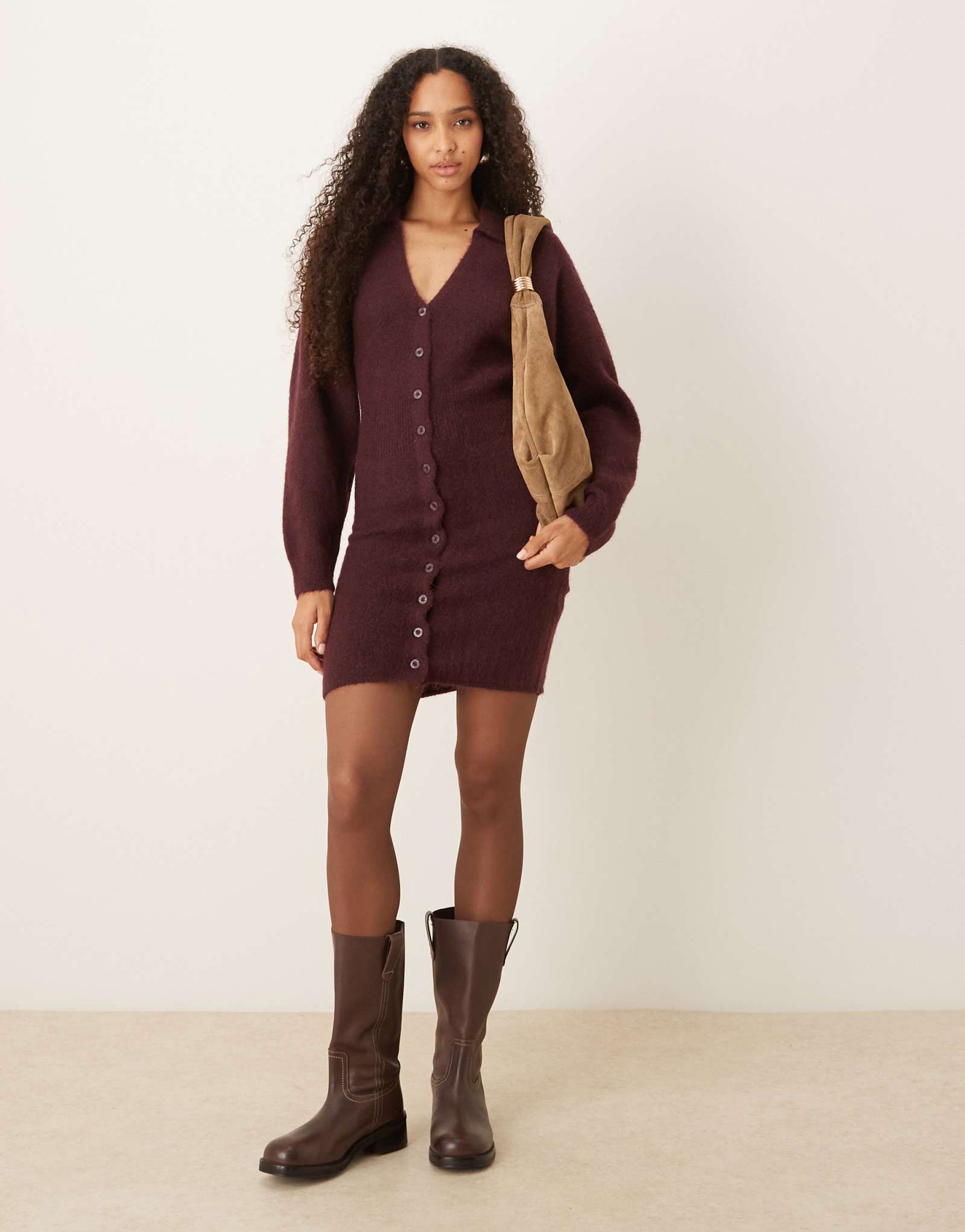 Трикотажное мини-платье на пуговицах Gina Tricot бордового цвета с длинным рукавом