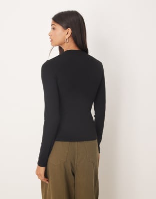 Gina Tricot Long Sleeve Ribbed Buckle Top In Black