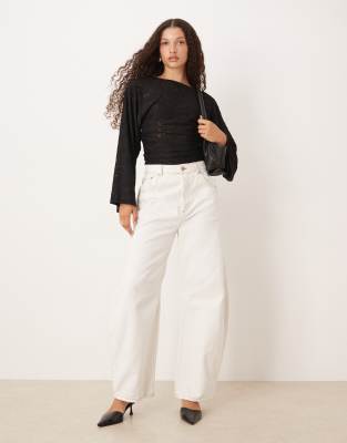 Gina Tricot Long Sleeve Textured Print Crew Neck Top In Black